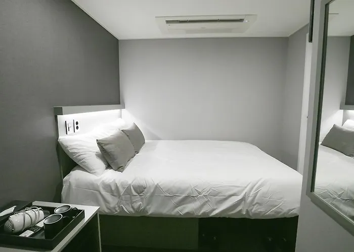 Philstay Myeongdong Station Pensión 2*